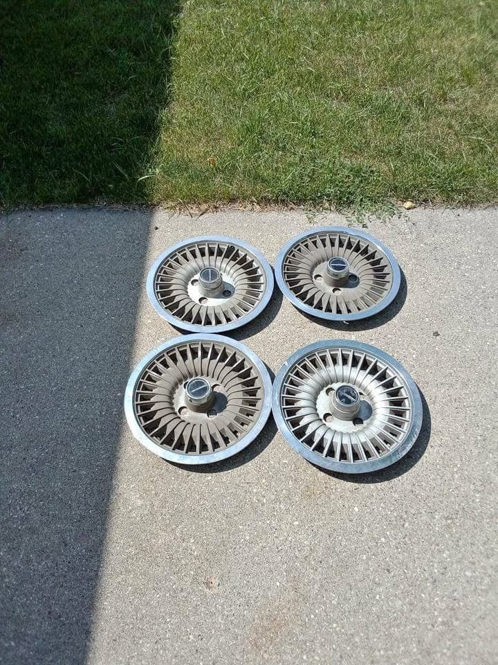 Ford Fairmont Hub Cabs
